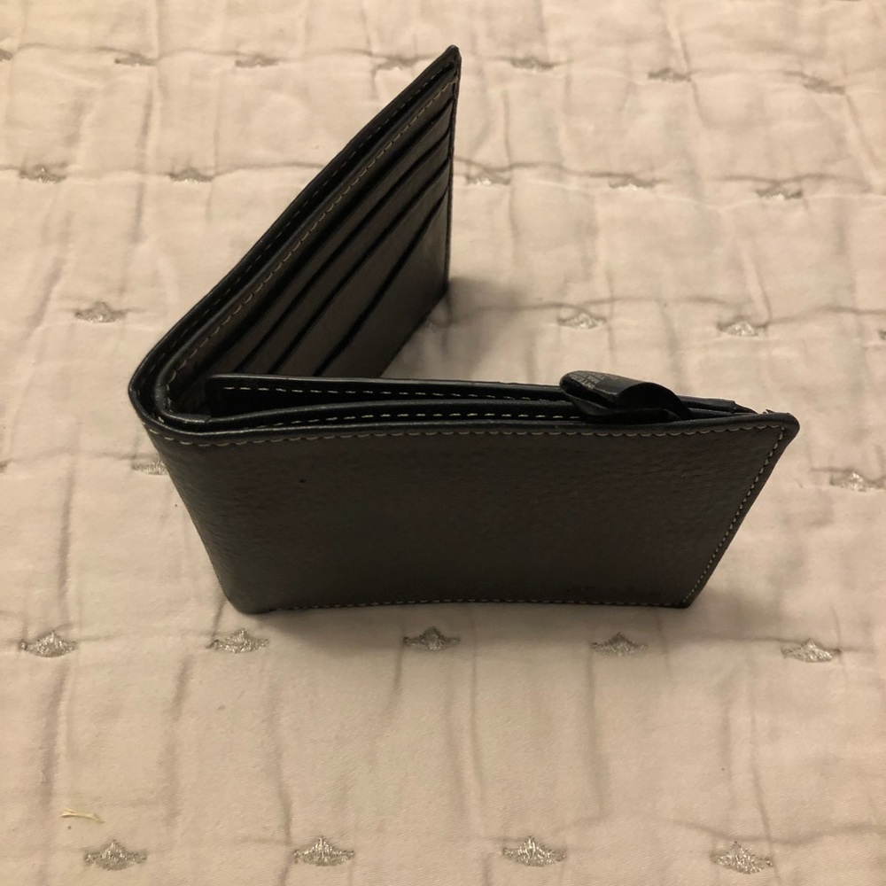 Brand new fossil wallet